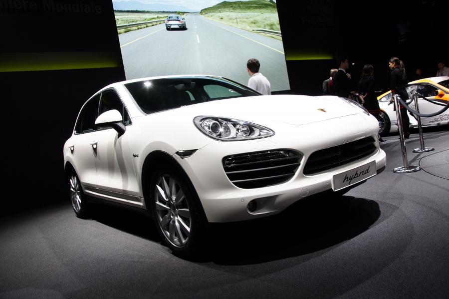  Porsche Cayenne 2011 года  (фото 92 из 107)